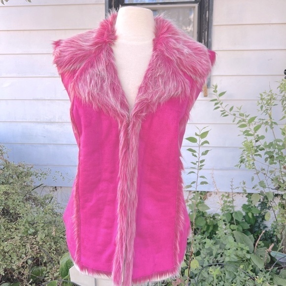 *** Capri Woman Plus Size Suede Vest With Faux Fur Lining (B-win) - Picture 1 of 11